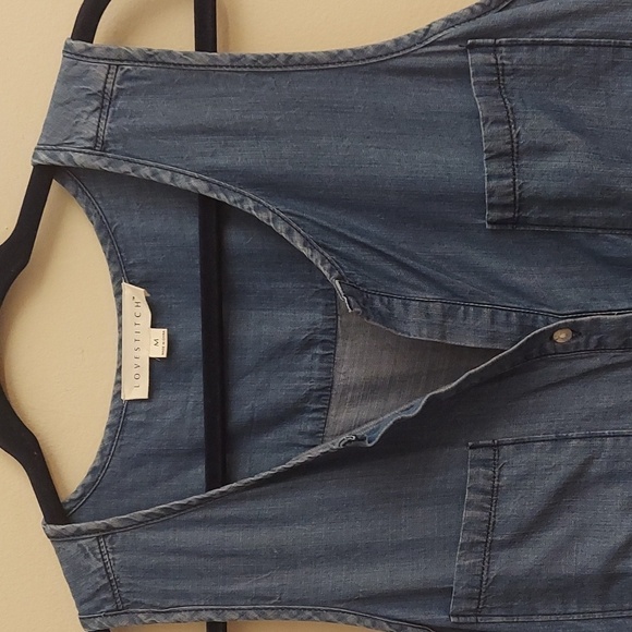 LOVESTITCH Chambray Sleeveless Short Romper - Picture 4 of 12